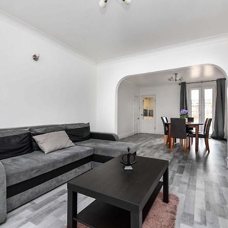 Villa The White Rose Crown, Free Parking & Wifi, 10Beds Colchester Esterno foto